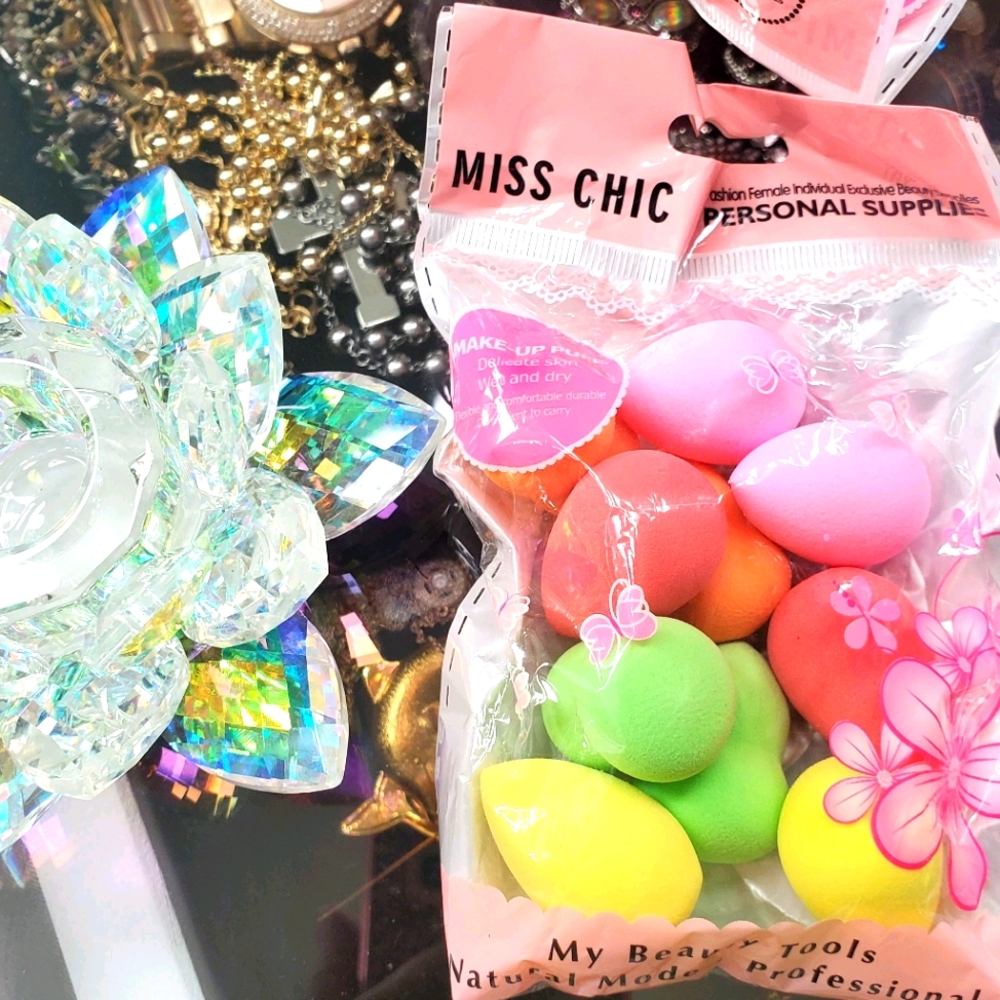 10 pc Mini Sponges for makeup they are small
